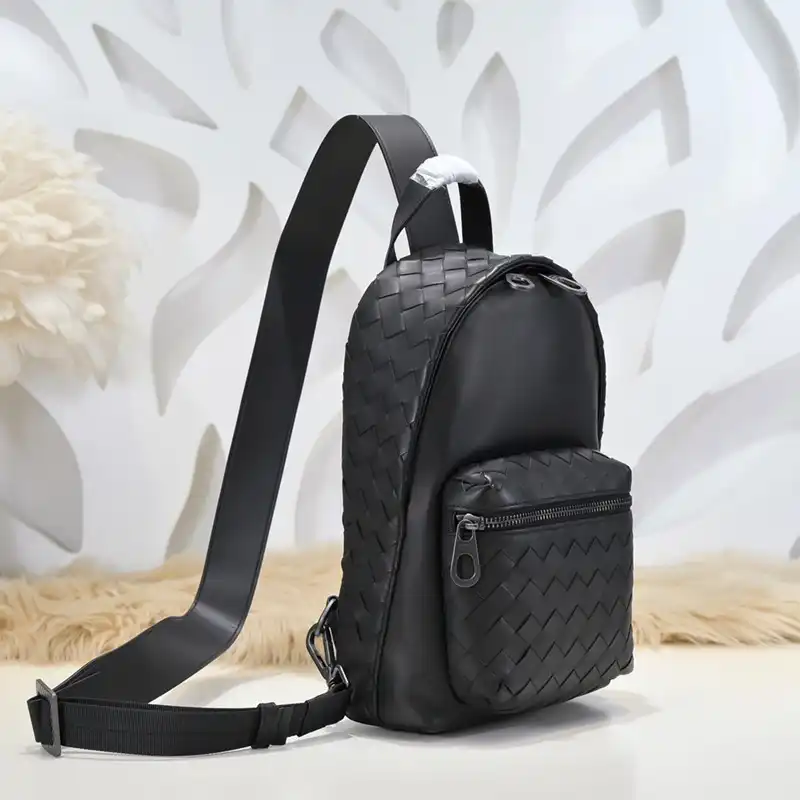 bo*te*ga Ve*ne*ta bag 2212yz0050