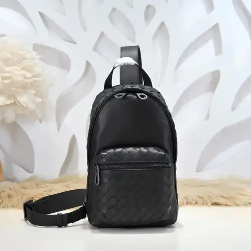 bo*te*ga Ve*ne*ta bag 2212yz0050