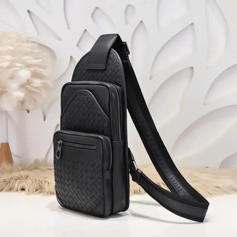 bo*te*ga Ve*ne*ta bag 2212yz0051