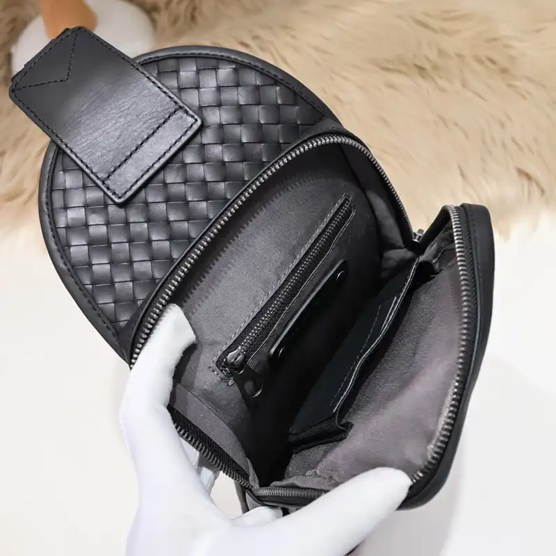 bo*te*ga Ve*ne*ta bag 2212yz0051