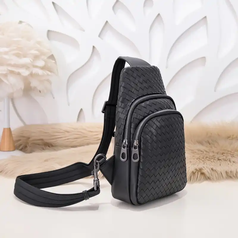 bo*te*ga Ve*ne*ta bag 2212yz0056