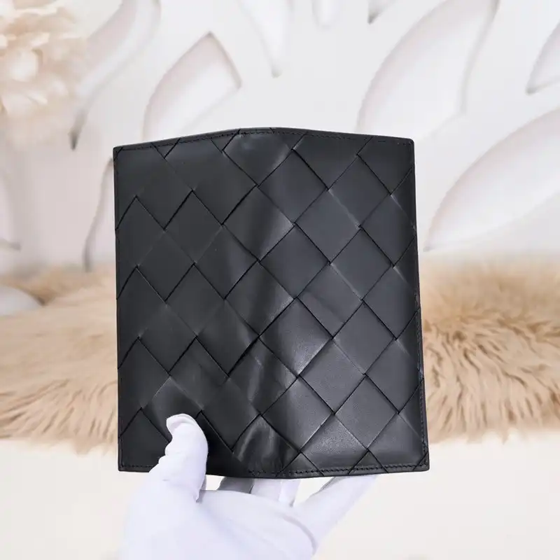 bo*te*ga Ve*ne*ta bag 2212yz0061