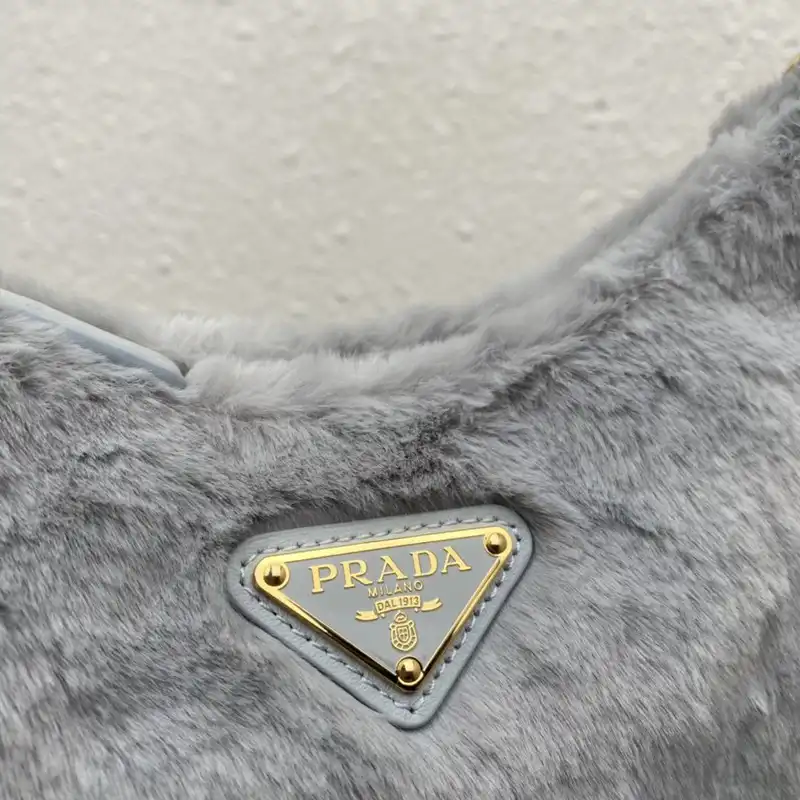 Pra*a bag 2301yz0011