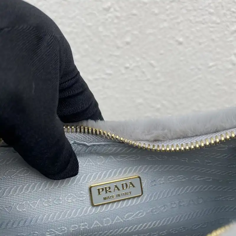 Pra*a bag 2301yz0011