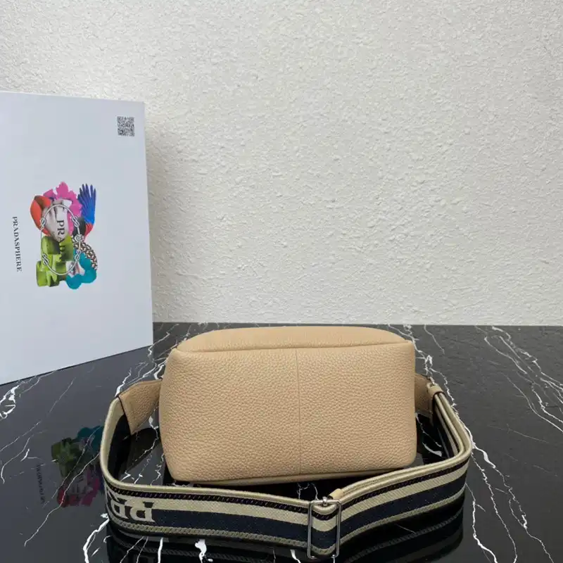 Pra*a bag 2304ya0156