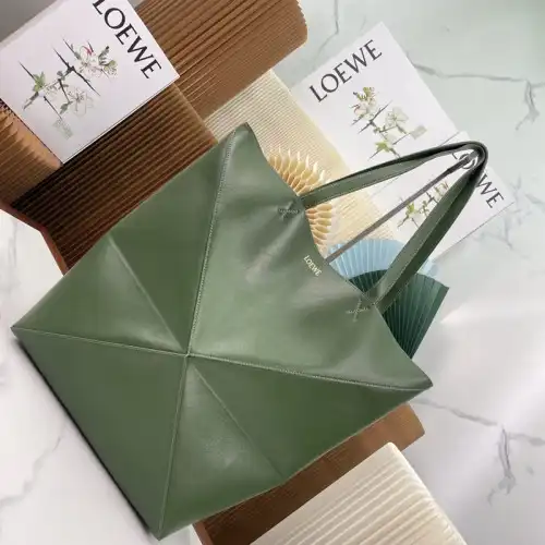 L0ew* bags 2312ya0015