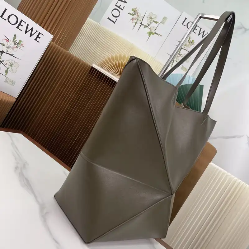 L0ew* bags 2312ya0017