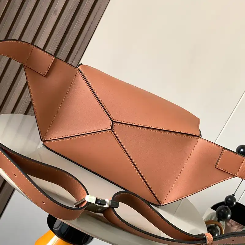 L0ew* bags 2312ya0023