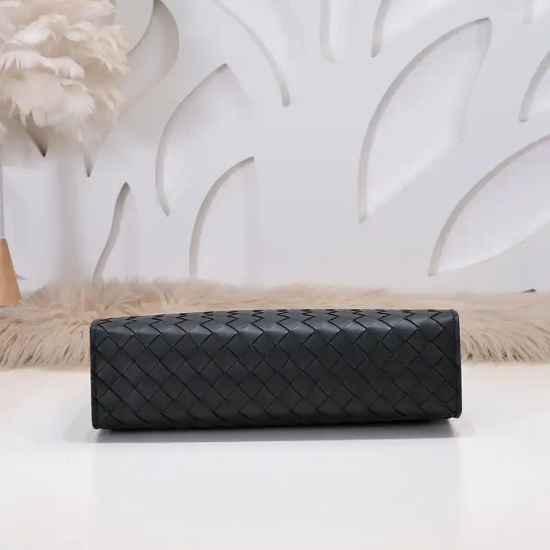 bo*te*ga Ve*ne*ta bags 2401ya0015