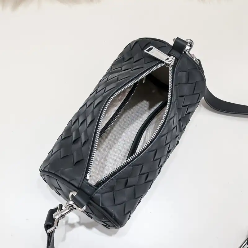 bo*te*ga Ve*ne*ta bags 2401ya0111