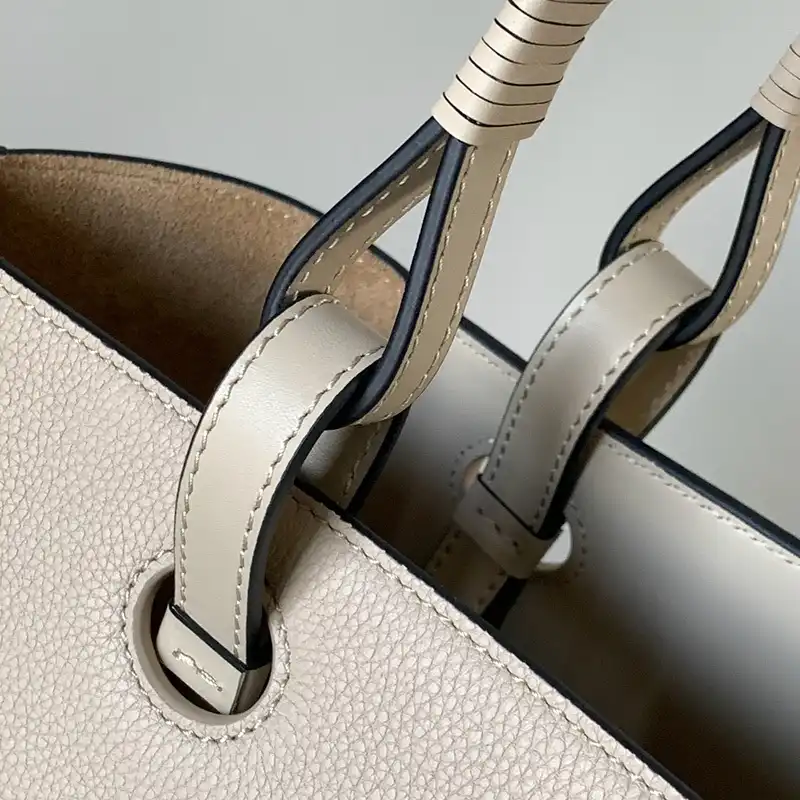 L0ew* bags 2401ya0159