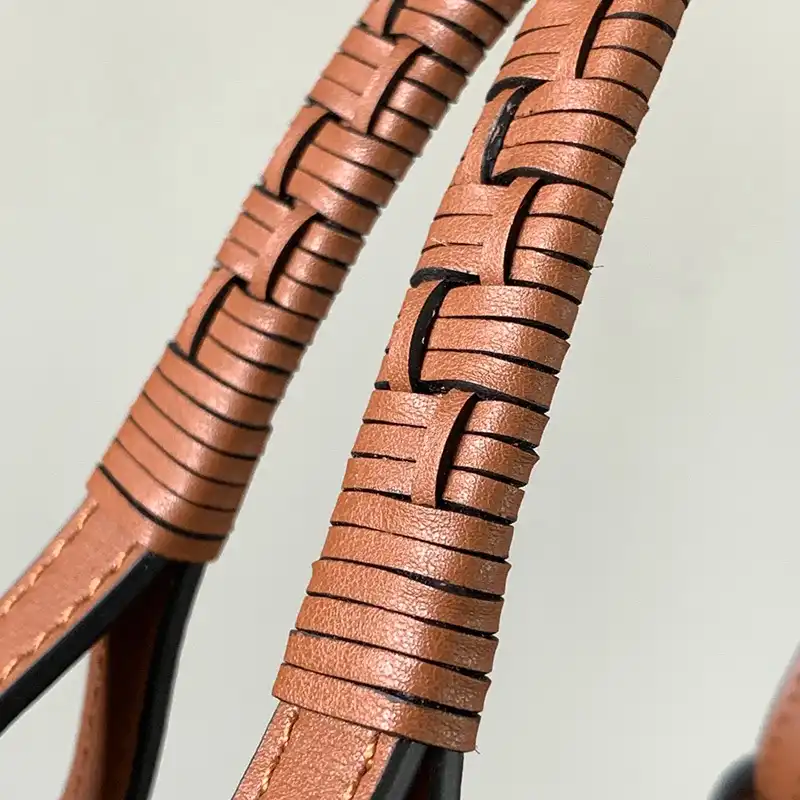 L0ew* bags 2401ya0161