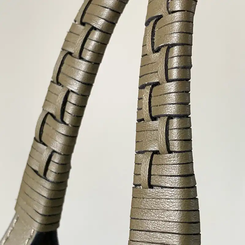 L0ew* bags 2401ya0162