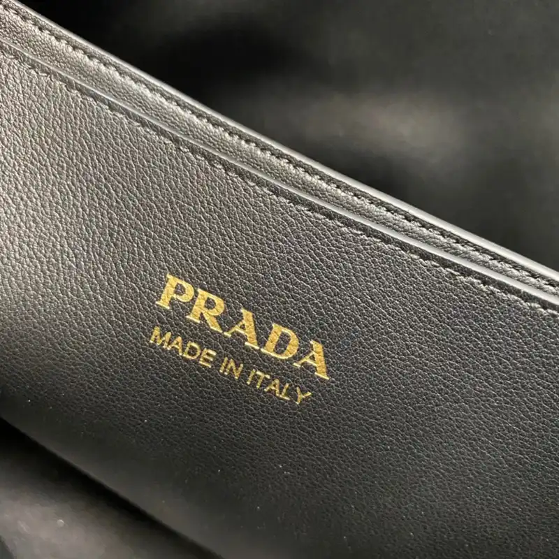 Pra*a bags 2401ya0173