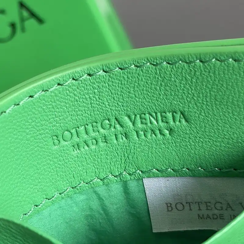 bo*te*ga Ve*ne*ta bags 2401ya0206