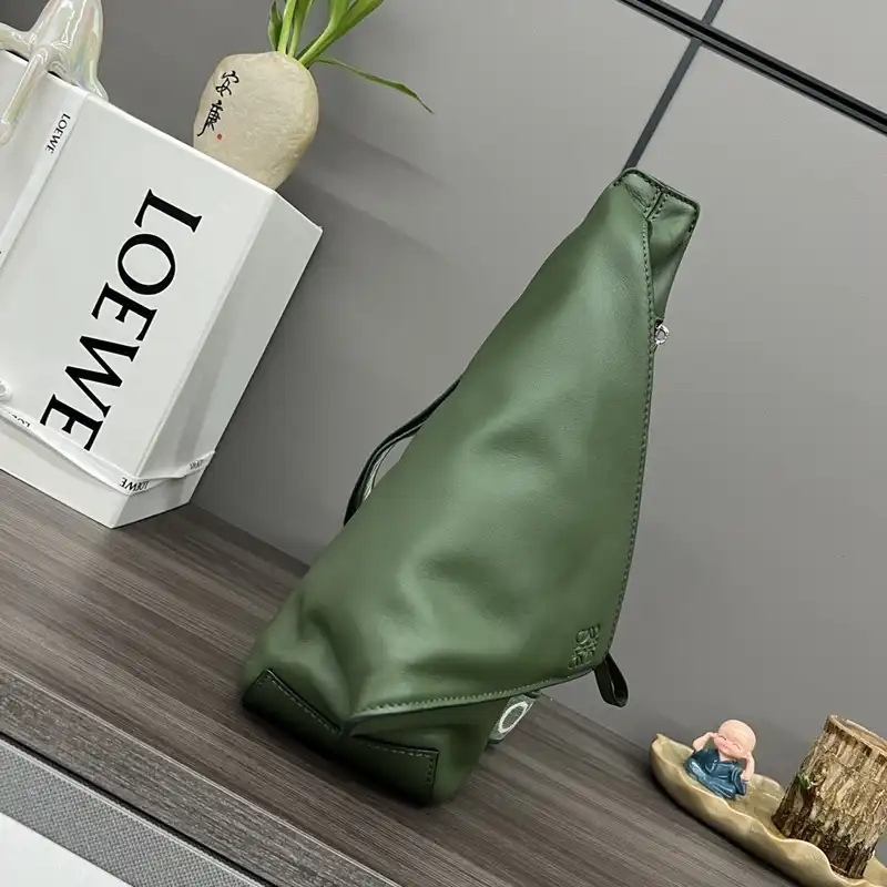 L0ew* bags 2404ya0084