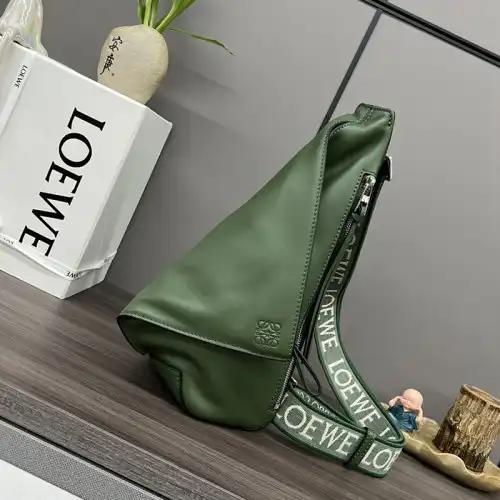 L0ew* bags 2404ya0084