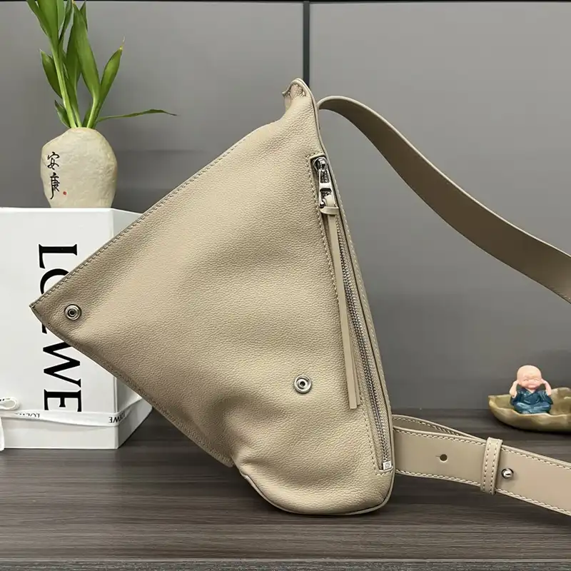 L0ew* bags 2404ya0088