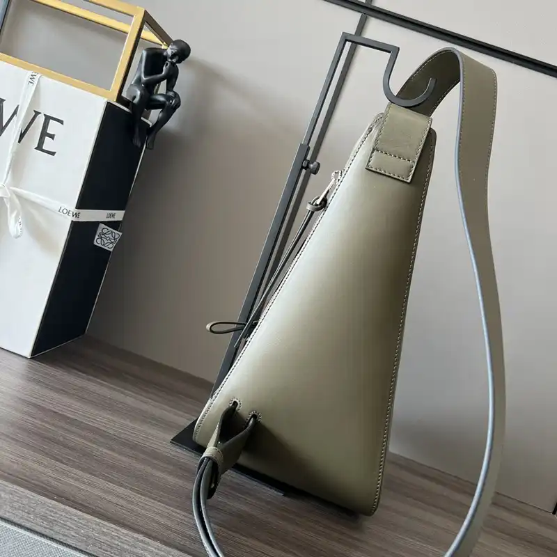 L0ew* bags 2404ya0091