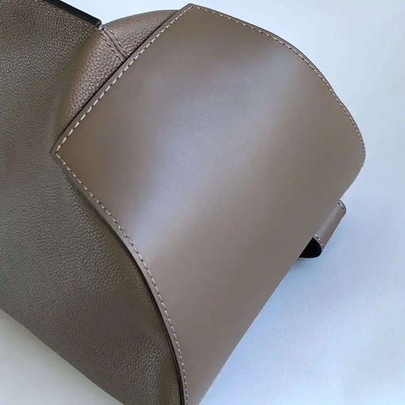 L0ew* bags 2404ya0095