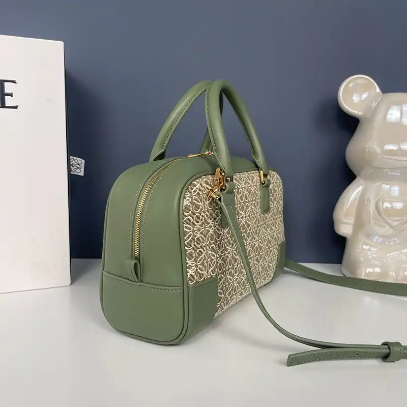 L0ew* bags 2408ya0219