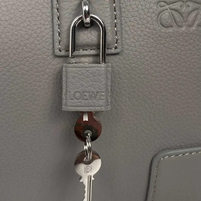 L0ew* bags 2408ya0222