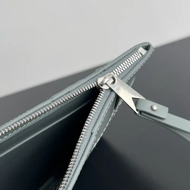 bo*te*ga Ve*ne*ta bags 2409sf0010