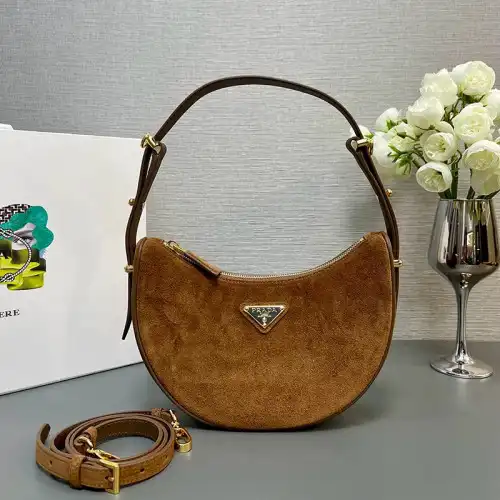 Pra*a bags 2409ya0019