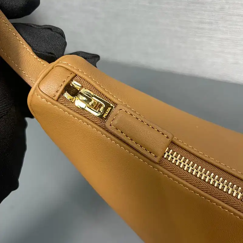 Pra*a bags 2409ya0108