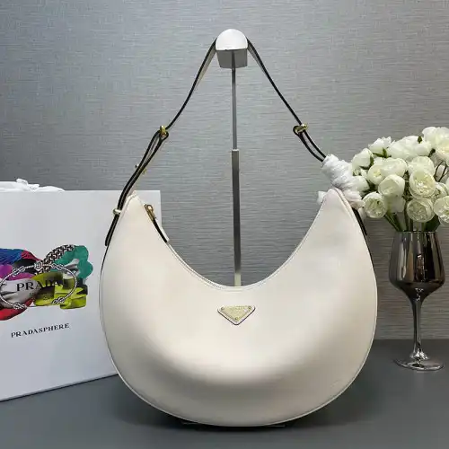 Pra*a bags 2409ya0110