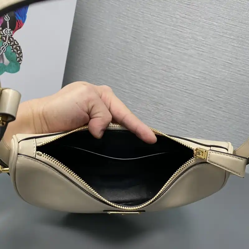 Pra*a bags 2409ya0116