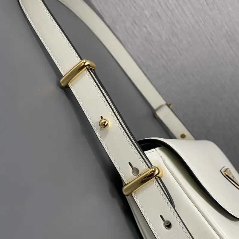 Pra*a bags 2409ya0133