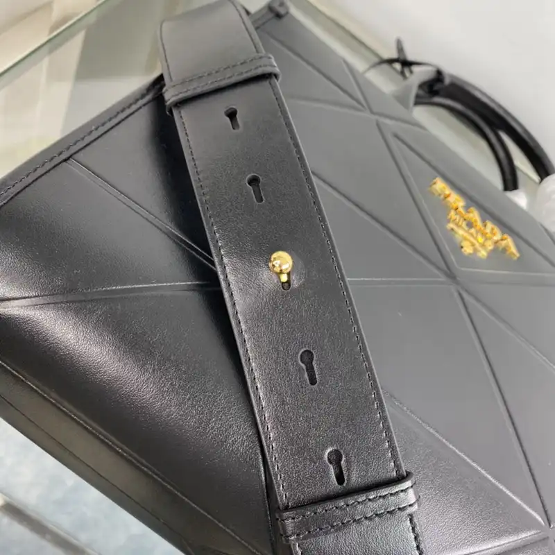 Pra*a bags 2410ya0104