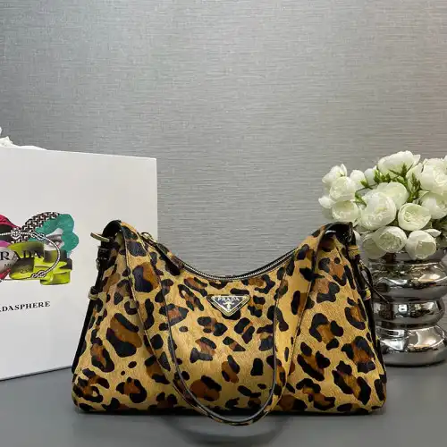 Pra*a bags 2411ya0017