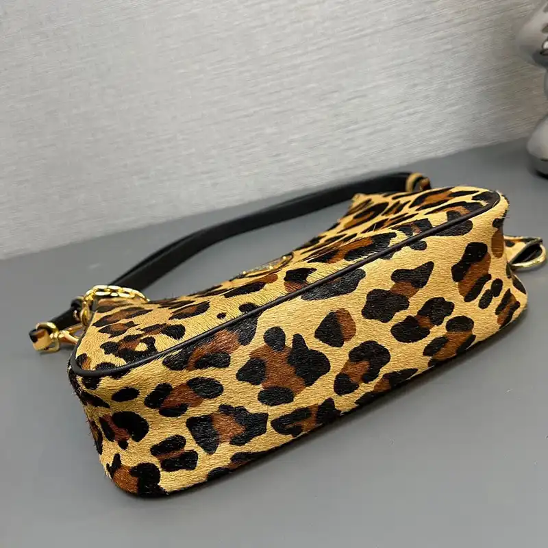 Pra*a bags 2411ya0019