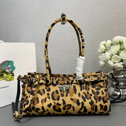 Pra*a bags 2411ya0021