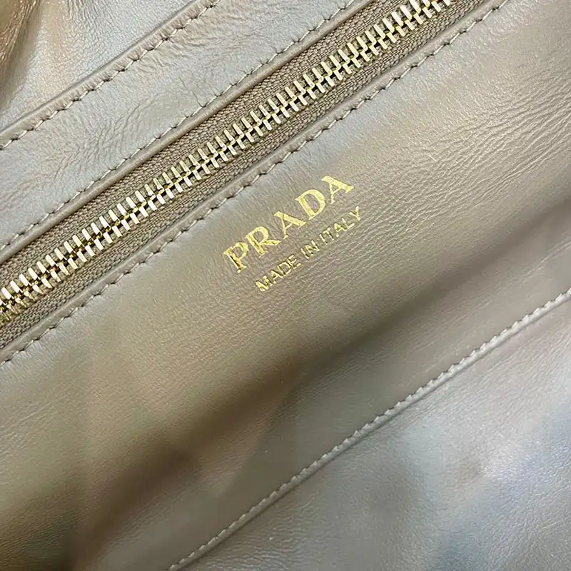 Pra*a bags 2411ya0023