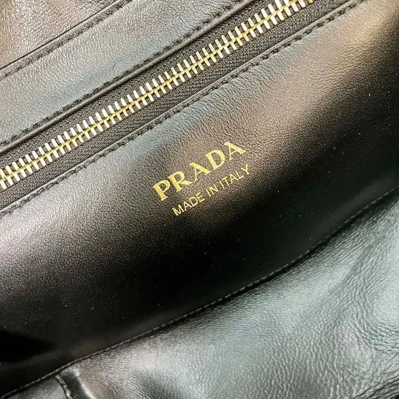 Pra*a bags 2411ya0025