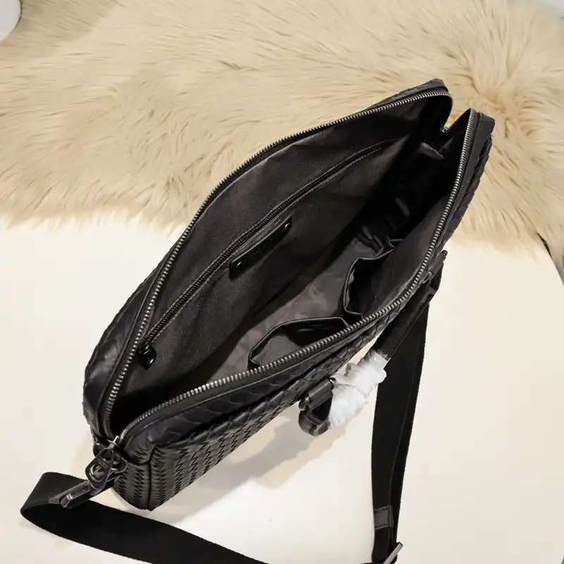 bo*te*ga Ve*ne*ta bags 2411ya0059