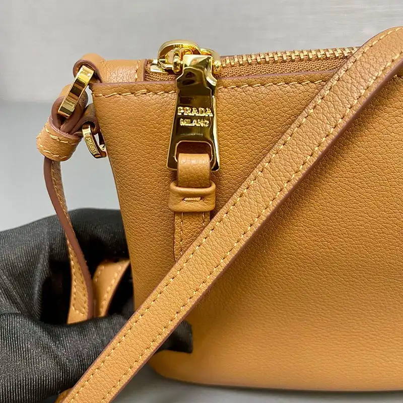 Pra*a bags 2411ya0064