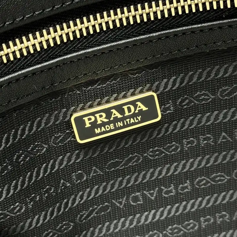 Pra*a bags 2411ya0104