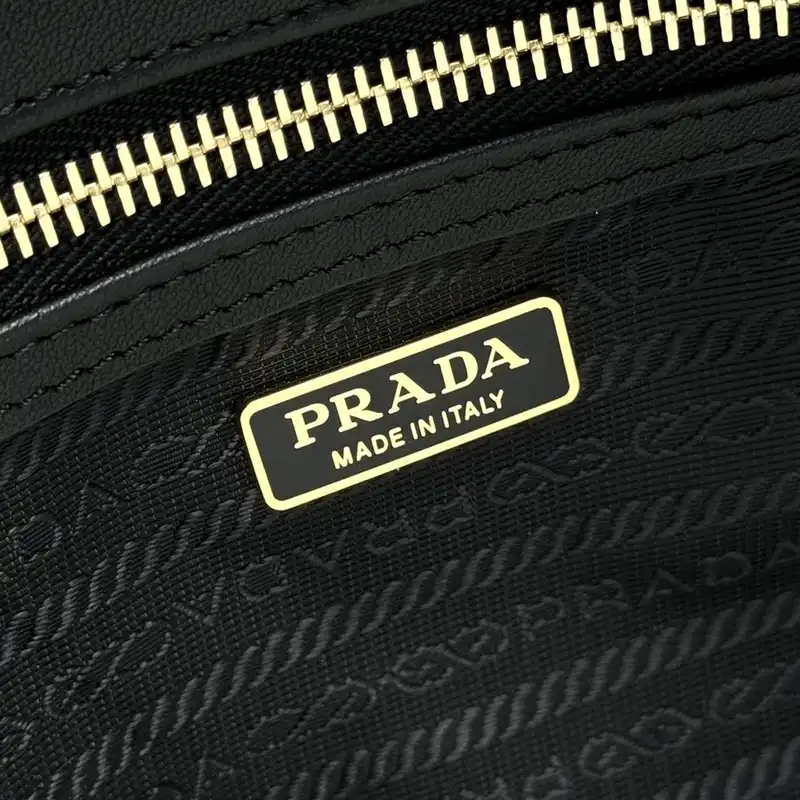 Pra*a bags 2411ya0105