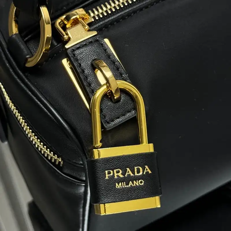 Pra*a bags 2411ya0107