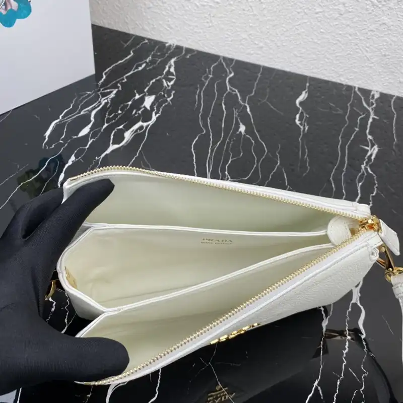 Pra*a bags 2411ya0115