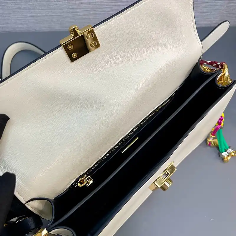 Pra*a bags 2411ya0120