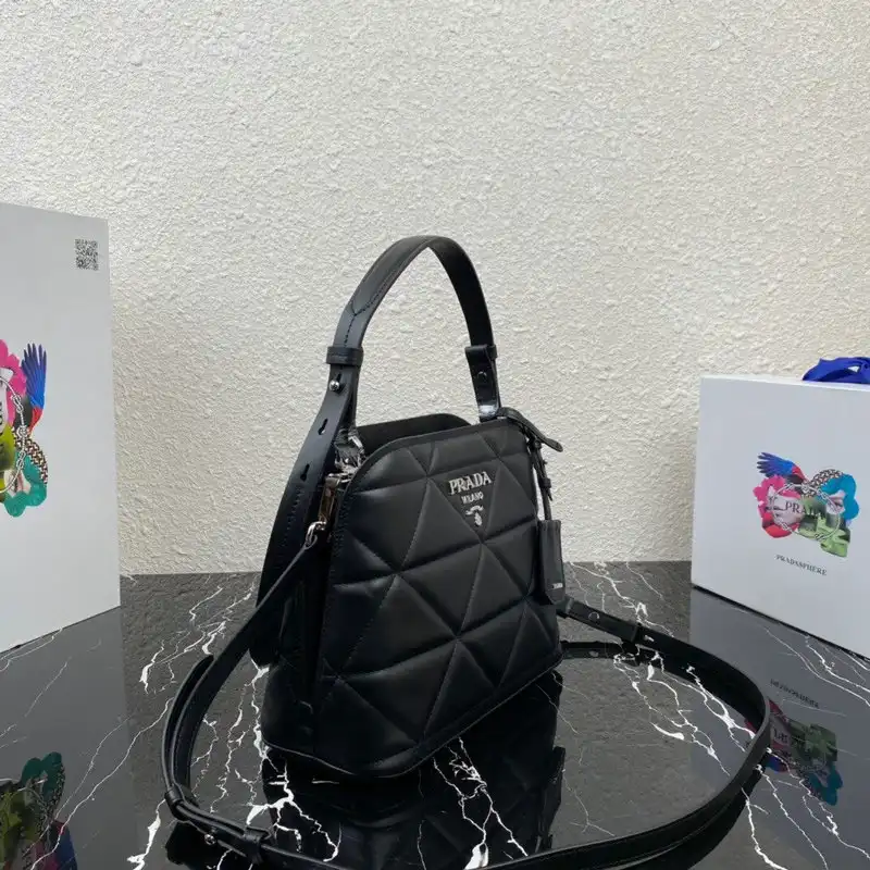 Pra*a bags 2012sh0021