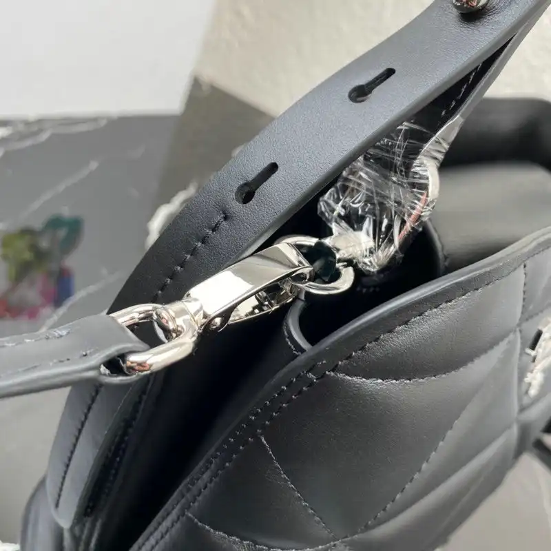 Pra*a bags 2012sh0021