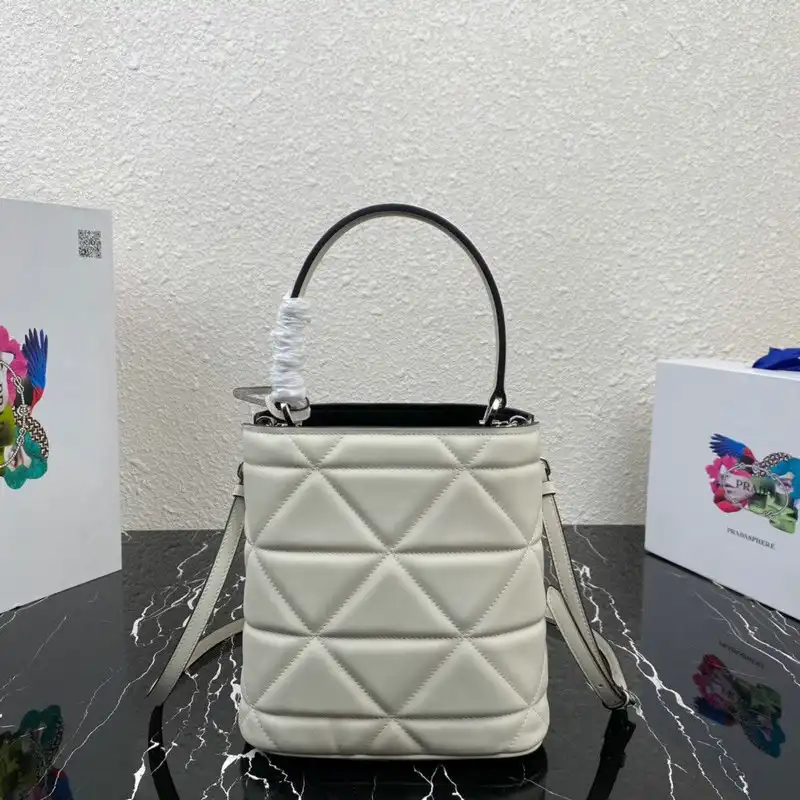 Pra*a bags 2012sh0024