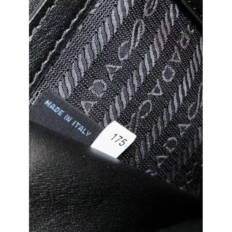 Pra*a bags 2012sh0070