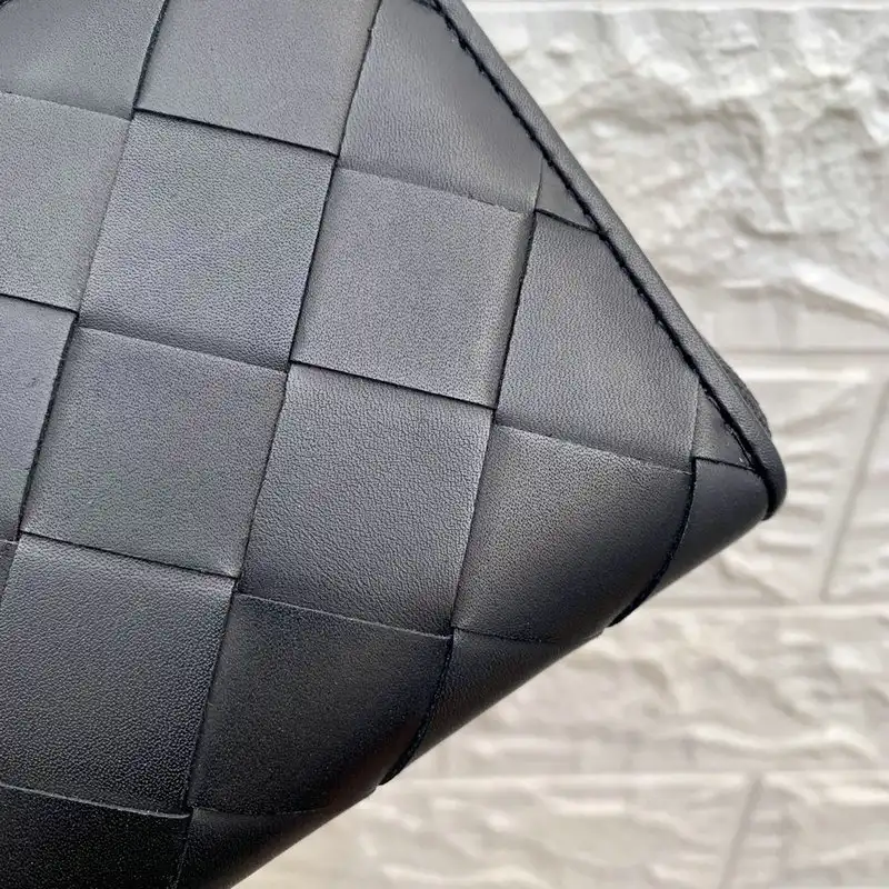 bo*te*ga Ve*ne*ta bag 20ya11045